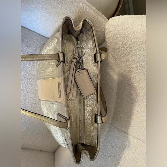 Coach Chelsea Leather Stripe Charlie Carryall Tote cream and gold met colour - Picture 7 of 16